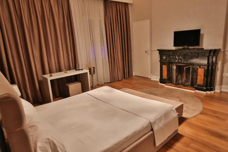 Padam Boutique Hotel تيرانا المظهر الخارجي الصورة